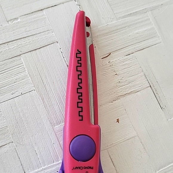 Provo Craft Lot of 6 Different Crafting Scissors with 6 Different Patterns - Picture 3 of 11